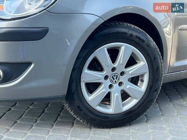 Сірий Фольксваген Туран, об'ємом двигуна 1.6 л та пробігом 254 тис. км за 7590 $, фото 13 на Automoto.ua