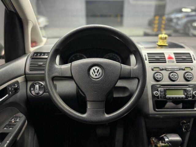 Серый Фольксваген Туран, объемом двигателя 2 л и пробегом 326 тыс. км за 7800 $, фото 9 на Automoto.ua