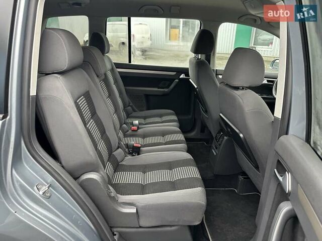 Серый Фольксваген Туран, объемом двигателя 1.39 л и пробегом 263 тыс. км за 6290 $, фото 28 на Automoto.ua