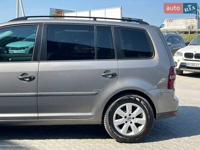 Сірий Фольксваген Туран, об'ємом двигуна 1.6 л та пробігом 254 тис. км за 7590 $, фото 4 на Automoto.ua