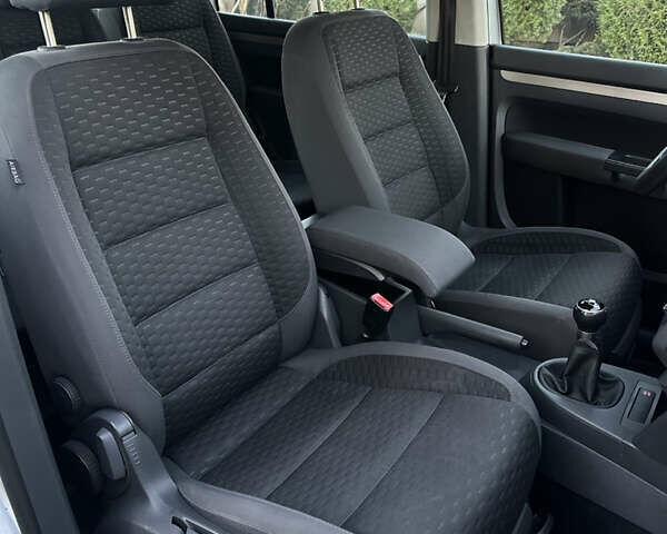 Сірий Фольксваген Туран, об'ємом двигуна 1.6 л та пробігом 211 тис. км за 7350 $, фото 35 на Automoto.ua