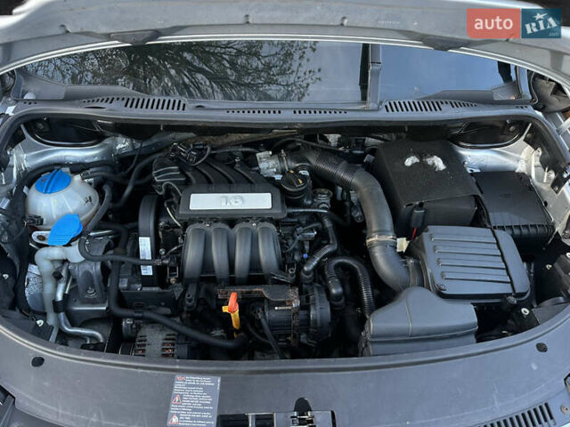 Серый Фольксваген Туран, объемом двигателя 1.6 л и пробегом 236 тыс. км за 8200 $, фото 58 на Automoto.ua