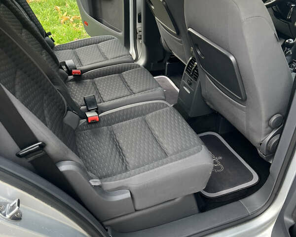 Сірий Фольксваген Туран, об'ємом двигуна 1.4 л та пробігом 193 тис. км за 6500 $, фото 61 на Automoto.ua