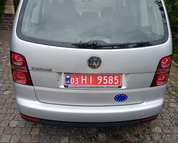 Сірий Фольксваген Туран, об'ємом двигуна 1.6 л та пробігом 216 тис. км за 7700 $, фото 10 на Automoto.ua