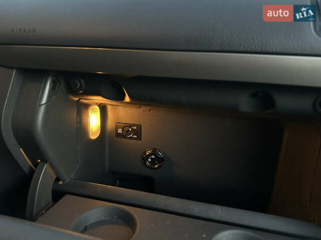 Серый Фольксваген Туран, объемом двигателя 1.4 л и пробегом 230 тыс. км за 7200 $, фото 48 на Automoto.ua