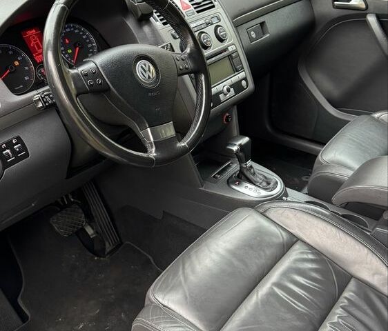 Серый Фольксваген Туран, объемом двигателя 1.4 л и пробегом 187 тыс. км за 8250 $, фото 4 на Automoto.ua