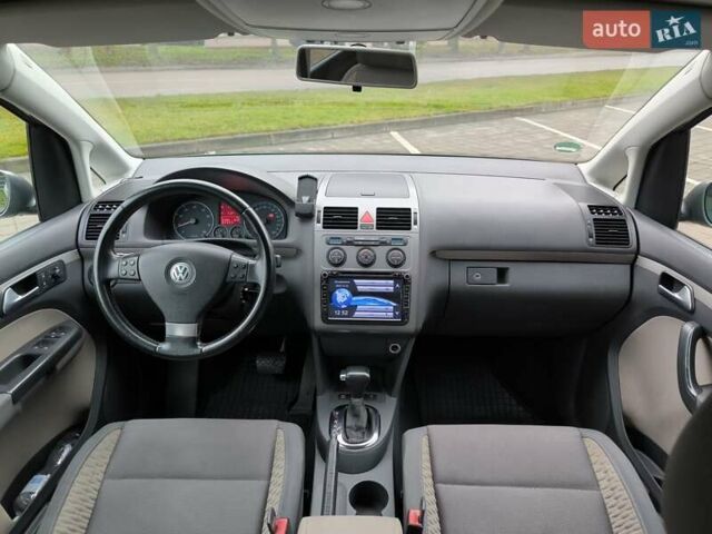 Серый Фольксваген Туран, объемом двигателя 1.4 л и пробегом 182 тыс. км за 7850 $, фото 38 на Automoto.ua