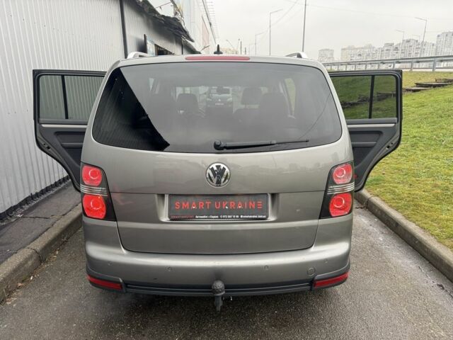 Серый Фольксваген Туран, объемом двигателя 1.4 л и пробегом 223 тыс. км за 8450 $, фото 5 на Automoto.ua