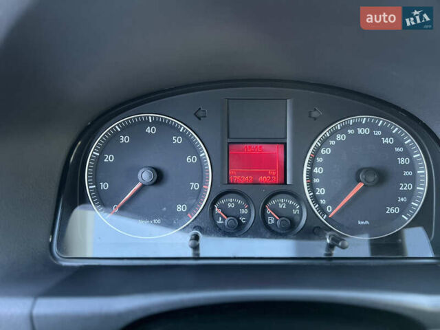Серый Фольксваген Туран, объемом двигателя 1.4 л и пробегом 175 тыс. км за 7500 $, фото 17 на Automoto.ua