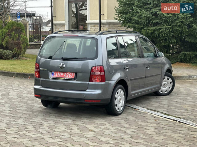 Серый Фольксваген Туран, объемом двигателя 1.6 л и пробегом 210 тыс. км за 7350 $, фото 5 на Automoto.ua