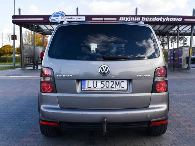 Сірий Фольксваген Туран, об'ємом двигуна 2 л та пробігом 264 тис. км за 5000 $, фото 4 на Automoto.ua