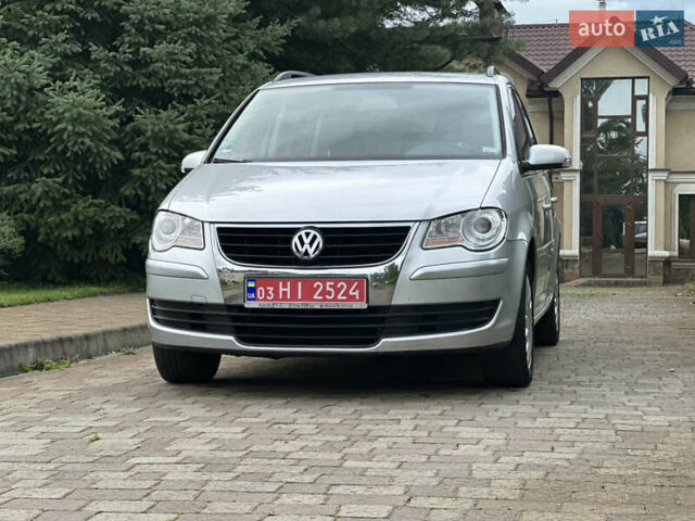 Серый Фольксваген Туран, объемом двигателя 1.6 л и пробегом 211 тыс. км за 7450 $, фото 16 на Automoto.ua