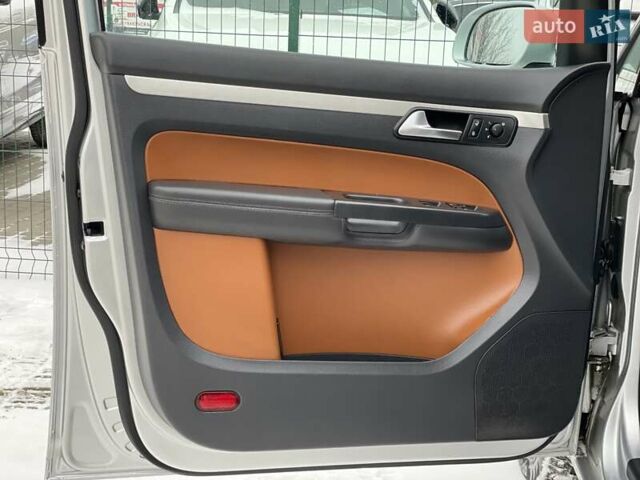 Серый Фольксваген Туран, объемом двигателя 1.4 л и пробегом 207 тыс. км за 8299 $, фото 23 на Automoto.ua