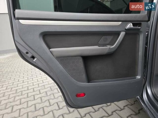 Серый Фольксваген Туран, объемом двигателя 1.4 л и пробегом 223 тыс. км за 5999 $, фото 47 на Automoto.ua