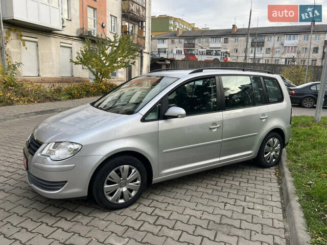 Сірий Фольксваген Туран, об'ємом двигуна 1.4 л та пробігом 193 тис. км за 6500 $, фото 1 на Automoto.ua