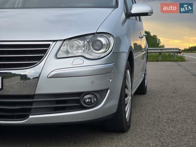 Серый Фольксваген Туран, объемом двигателя 2 л и пробегом 237 тыс. км за 9699 $, фото 11 на Automoto.ua