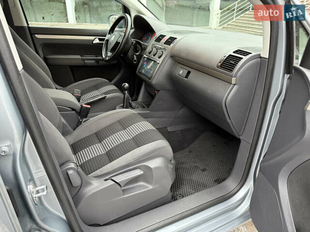 Сірий Фольксваген Туран, об'ємом двигуна 1.4 л та пробігом 189 тис. км за 7400 $, фото 22 на Automoto.ua