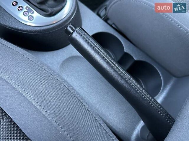 Серый Фольксваген Туран, объемом двигателя 1.4 л и пробегом 142 тыс. км за 8650 $, фото 59 на Automoto.ua