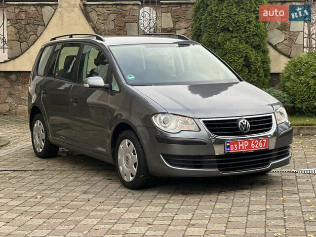 Серый Фольксваген Туран, объемом двигателя 1.6 л и пробегом 210 тыс. км за 7350 $, фото 12 на Automoto.ua