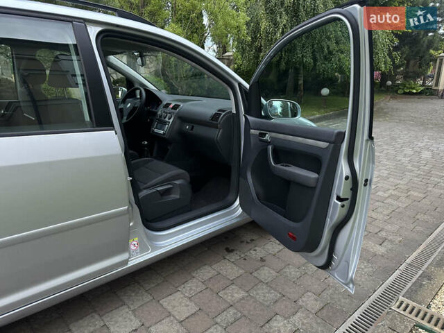 Серый Фольксваген Туран, объемом двигателя 1.6 л и пробегом 211 тыс. км за 7450 $, фото 36 на Automoto.ua