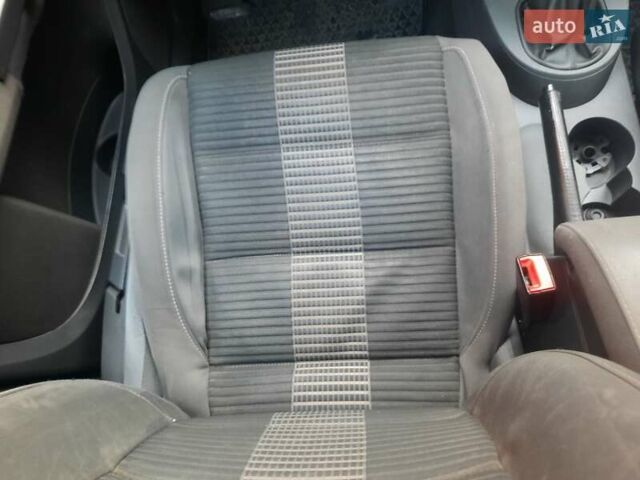 Сірий Фольксваген Туран, об'ємом двигуна 1.6 л та пробігом 262 тис. км за 7400 $, фото 17 на Automoto.ua