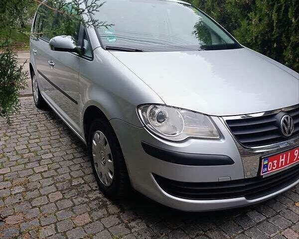 Сірий Фольксваген Туран, об'ємом двигуна 1.6 л та пробігом 216 тис. км за 7700 $, фото 3 на Automoto.ua