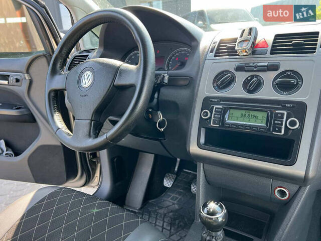 Сірий Фольксваген Туран, об'ємом двигуна 1.6 л та пробігом 254 тис. км за 7590 $, фото 34 на Automoto.ua