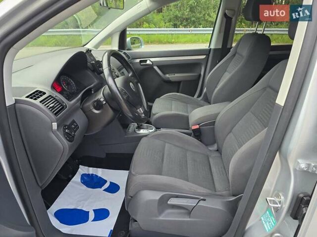 Серый Фольксваген Туран, объемом двигателя 2 л и пробегом 237 тыс. км за 9699 $, фото 21 на Automoto.ua