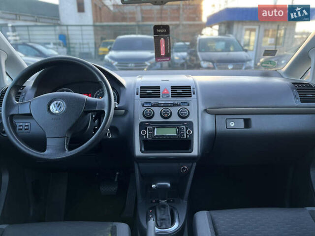 Серый Фольксваген Туран, объемом двигателя 1.4 л и пробегом 175 тыс. км за 7500 $, фото 13 на Automoto.ua