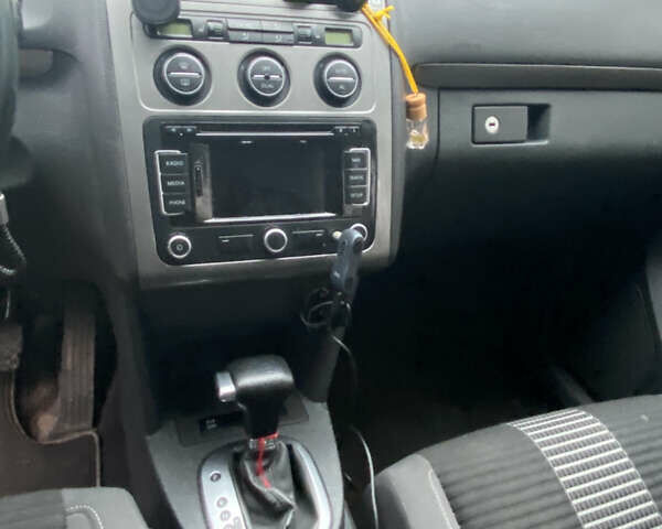 Серый Фольксваген Туран, объемом двигателя 1.98 л и пробегом 303 тыс. км за 7800 $, фото 9 на Automoto.ua