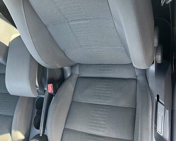 Сірий Фольксваген Туран, об'ємом двигуна 1.4 л та пробігом 205 тис. км за 6950 $, фото 20 на Automoto.ua