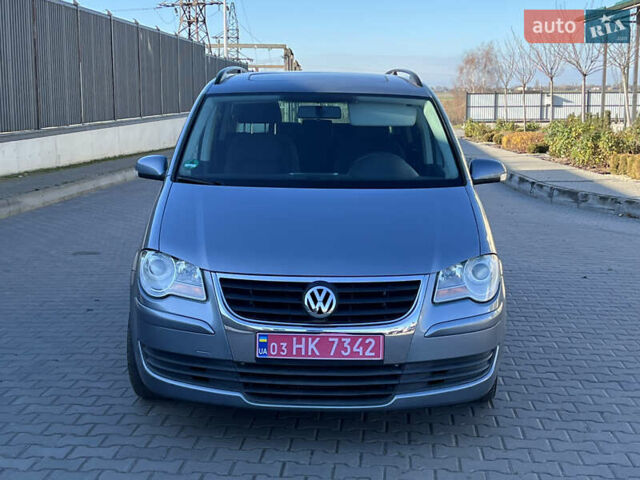 Серый Фольксваген Туран, объемом двигателя 1.4 л и пробегом 188 тыс. км за 6000 $, фото 3 на Automoto.ua