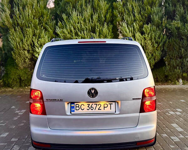 Серый Фольксваген Туран, объемом двигателя 1.98 л и пробегом 230 тыс. км за 6500 $, фото 6 на Automoto.ua