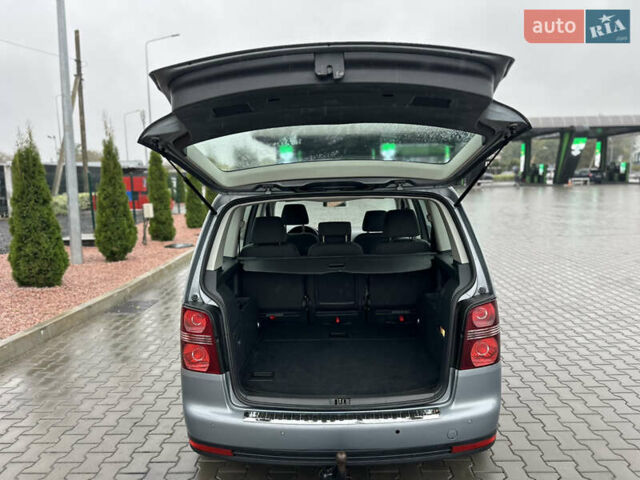 Серый Фольксваген Туран, объемом двигателя 1.4 л и пробегом 240 тыс. км за 6800 $, фото 18 на Automoto.ua