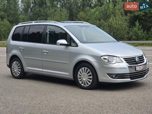 Серый Фольксваген Туран, объемом двигателя 2 л и пробегом 237 тыс. км за 9699 $, фото 13 на Automoto.ua