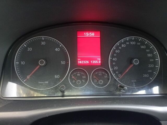 Сірий Фольксваген Туран, об'ємом двигуна 2 л та пробігом 382 тис. км за 5000 $, фото 10 на Automoto.ua