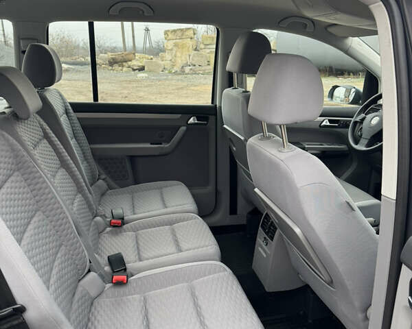 Сірий Фольксваген Туран, об'ємом двигуна 1.4 л та пробігом 185 тис. км за 7500 $, фото 13 на Automoto.ua