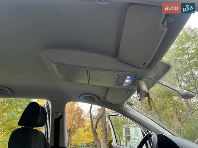 Сірий Фольксваген Туран, об'ємом двигуна 1.4 л та пробігом 193 тис. км за 6500 $, фото 53 на Automoto.ua