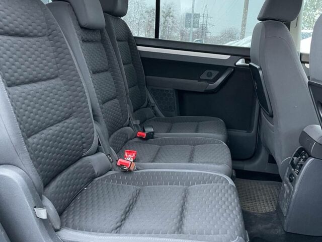 Серый Фольксваген Туран, объемом двигателя 1.9 л и пробегом 237 тыс. км за 6700 $, фото 14 на Automoto.ua