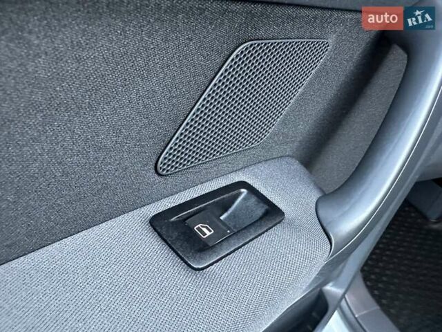 Серый Фольксваген Туран, объемом двигателя 1.4 л и пробегом 142 тыс. км за 8650 $, фото 63 на Automoto.ua