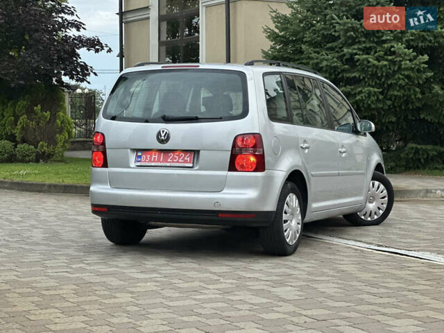 Серый Фольксваген Туран, объемом двигателя 1.6 л и пробегом 211 тыс. км за 7450 $, фото 1 на Automoto.ua