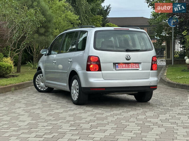 Серый Фольксваген Туран, объемом двигателя 1.6 л и пробегом 211 тыс. км за 7450 $, фото 3 на Automoto.ua