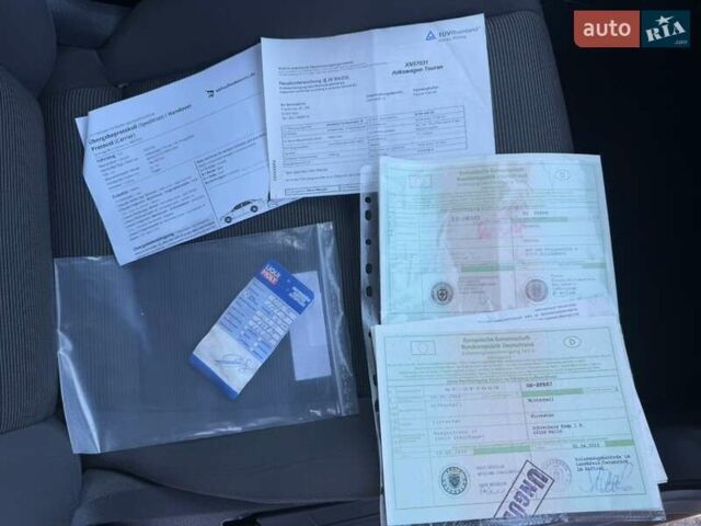 Сірий Фольксваген Туран, об'ємом двигуна 1.6 л та пробігом 196 тис. км за 8199 $, фото 84 на Automoto.ua