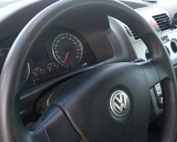 Серый Фольксваген Туран, объемом двигателя 1.9 л и пробегом 235 тыс. км за 8500 $, фото 20 на Automoto.ua