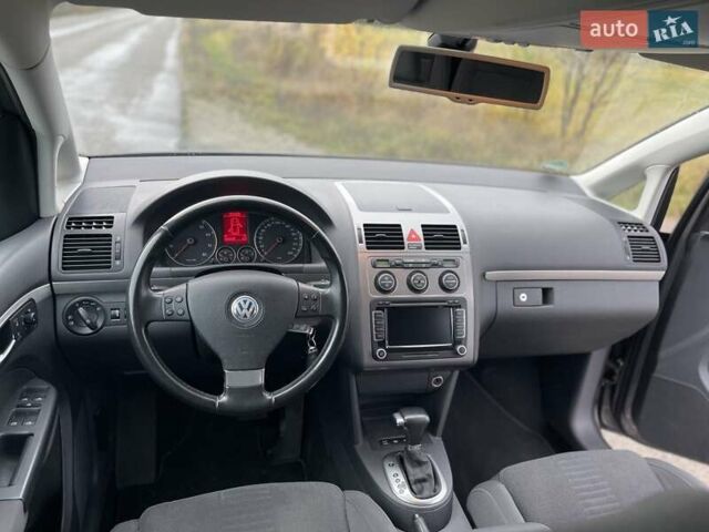 Сірий Фольксваген Туран, об'ємом двигуна 1.4 л та пробігом 205 тис. км за 6950 $, фото 28 на Automoto.ua