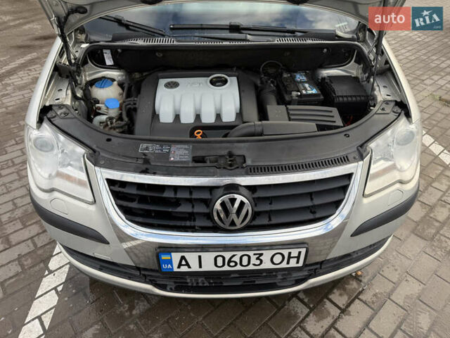 Серый Фольксваген Туран, объемом двигателя 1.9 л и пробегом 344 тыс. км за 6500 $, фото 3 на Automoto.ua