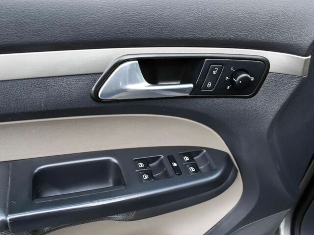 Сірий Фольксваген Туран, об'ємом двигуна 2 л та пробігом 264 тис. км за 5000 $, фото 14 на Automoto.ua