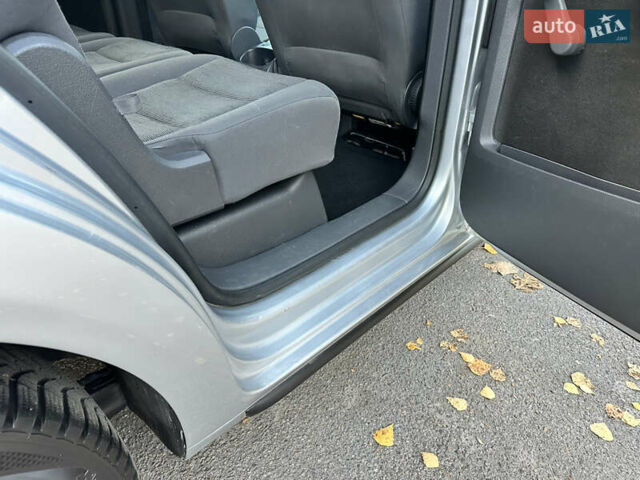 Сірий Фольксваген Туран, об'ємом двигуна 1.6 л та пробігом 196 тис. км за 8199 $, фото 66 на Automoto.ua