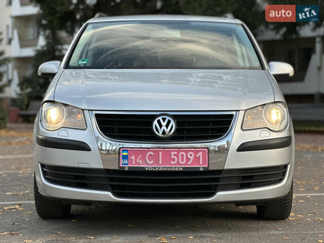 Сірий Фольксваген Туран, об'ємом двигуна 1.6 л та пробігом 196 тис. км за 8199 $, фото 26 на Automoto.ua