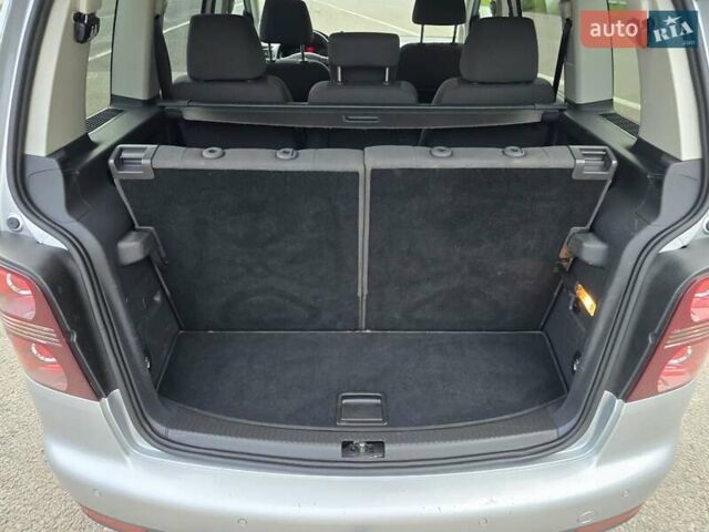 Серый Фольксваген Туран, объемом двигателя 2 л и пробегом 237 тыс. км за 9699 $, фото 29 на Automoto.ua